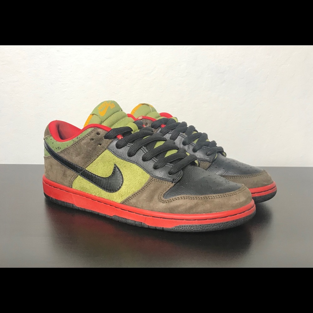 Nike Dunk Low Sb asparagus size 10
